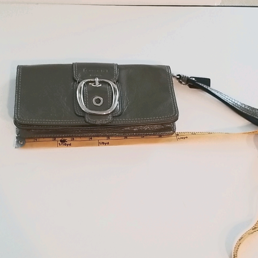 Coach Soho Gray Patent Wristlet Bag - Picture 12 of 16